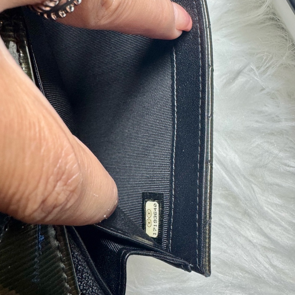 Chanel Black Quilted Wallet - Picture 6 of 8